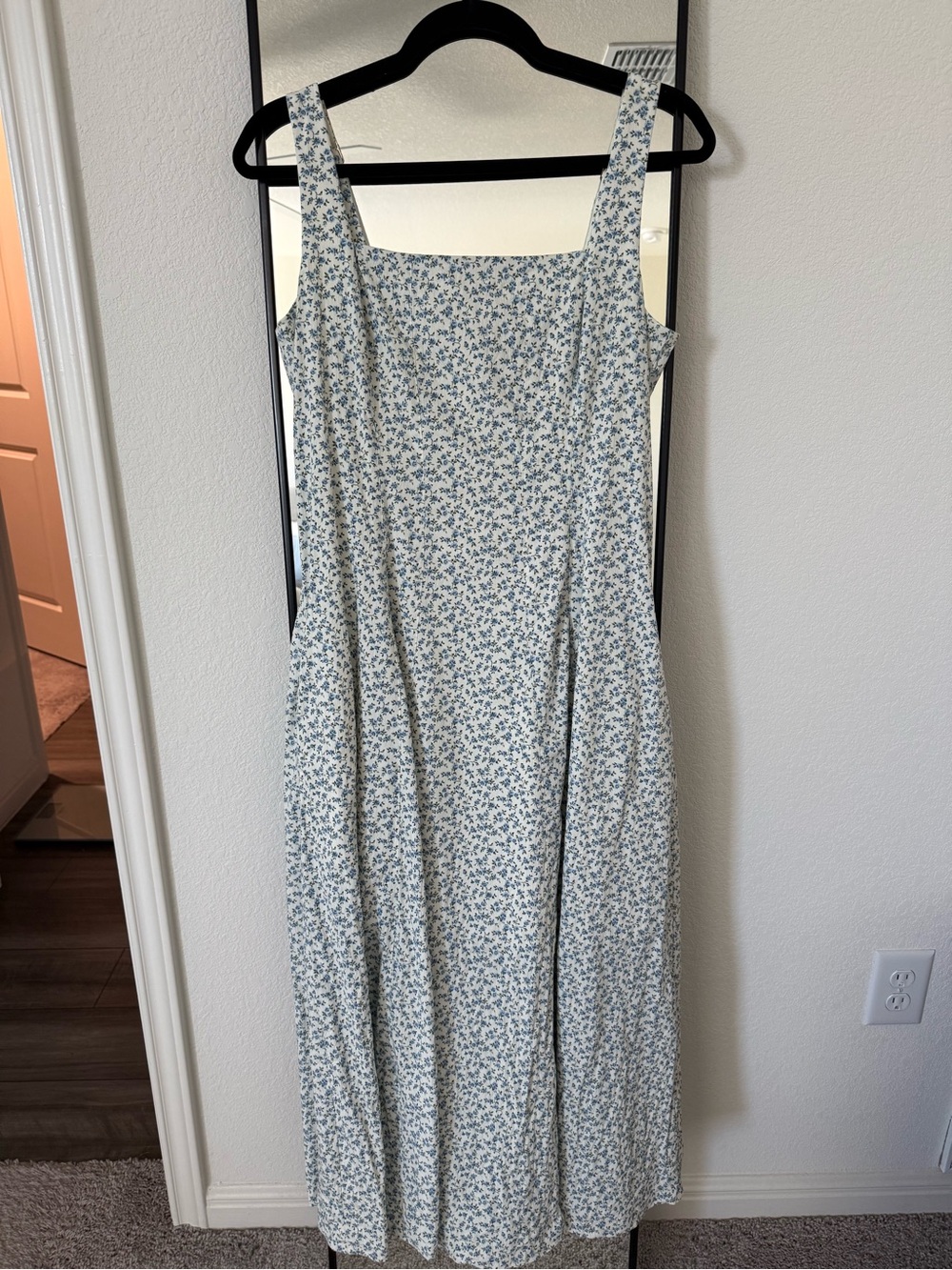 Abercrombie size L Floral Square-Neck Maxi Dress in Light Blue